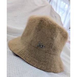BETMAR NEW YORK! ANGORA, WOOL BLEND TAN LOGO HAT! ONE SIZE